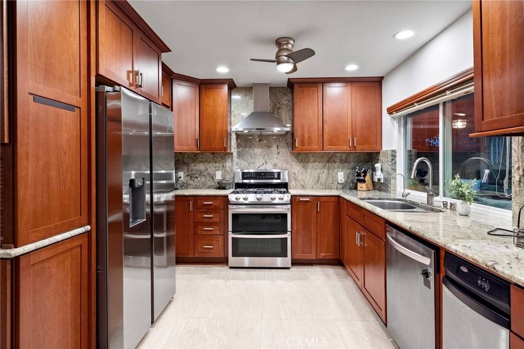 Irvine, CA 92604,8 Sandpiper