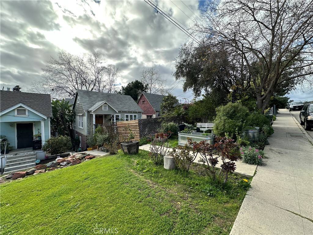 Los Angeles, CA 90065,2626 Crestmoore PL