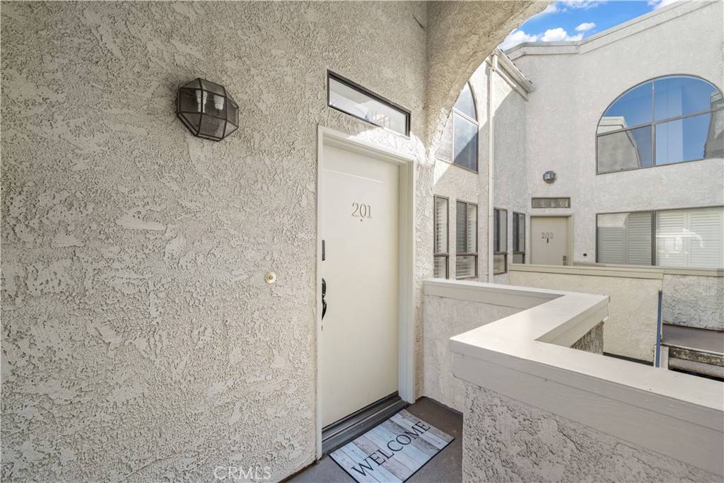 Huntington Beach, CA 92649,5146 Dorado DR #201