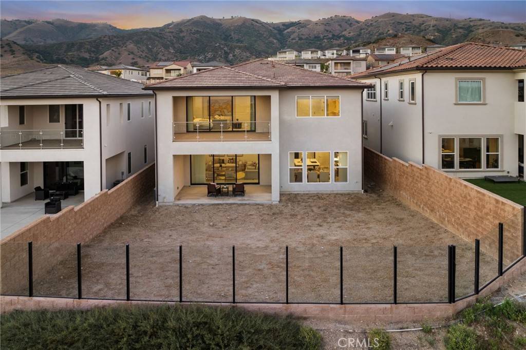 Porter Ranch, CA 91326,20732 W Bluebird CT