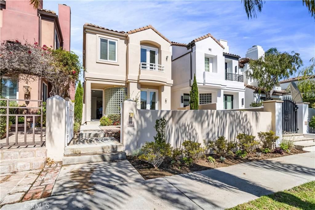 Huntington Beach, CA 92648,523 21st ST