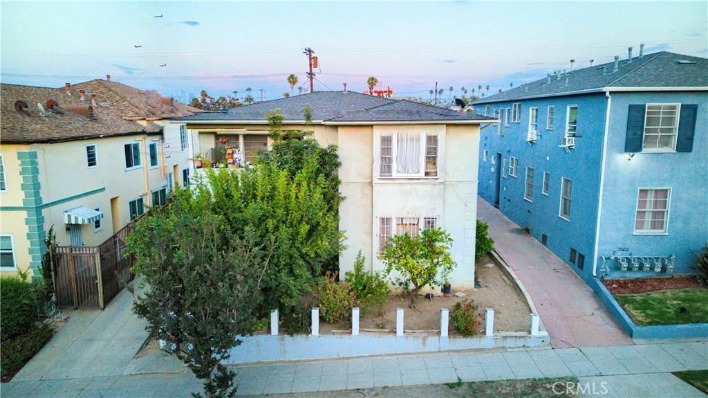 Los Angeles, CA 90019,1272 Queen Anne PL