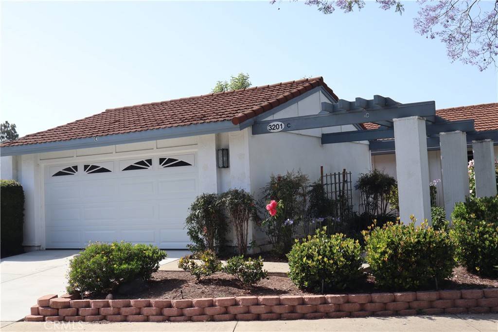 Laguna Woods, CA 92637,3201 Via Buena Vista #C