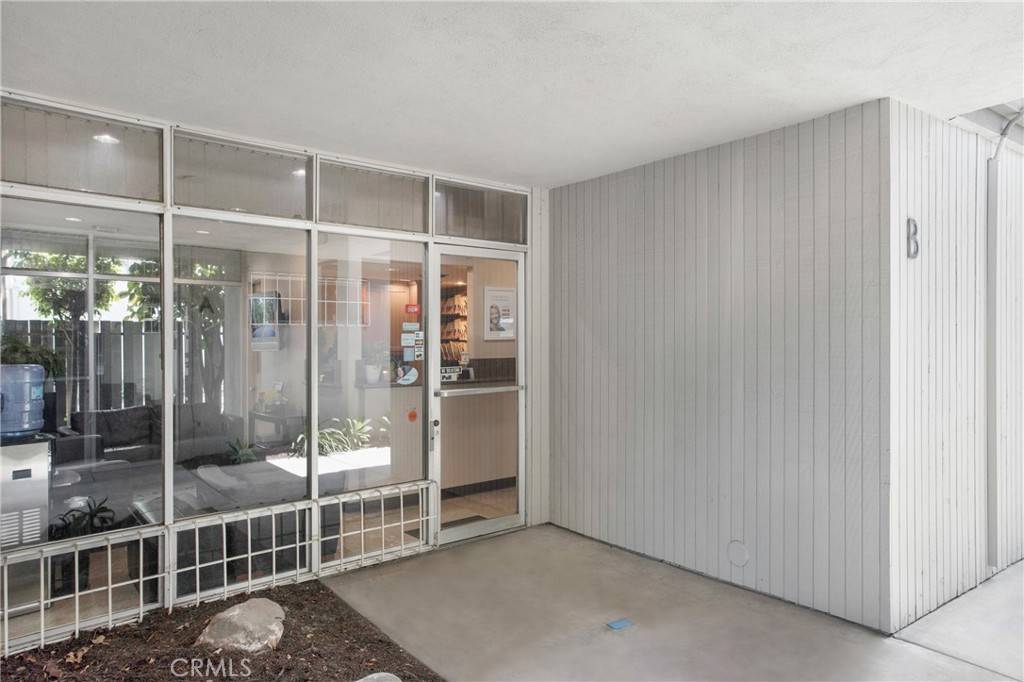 Orange, CA 92867,1500 E Katella AVE #8