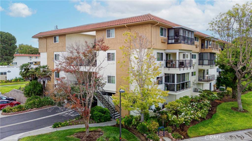 Laguna Woods, CA 92637,2355 Via Mariposa W #2A