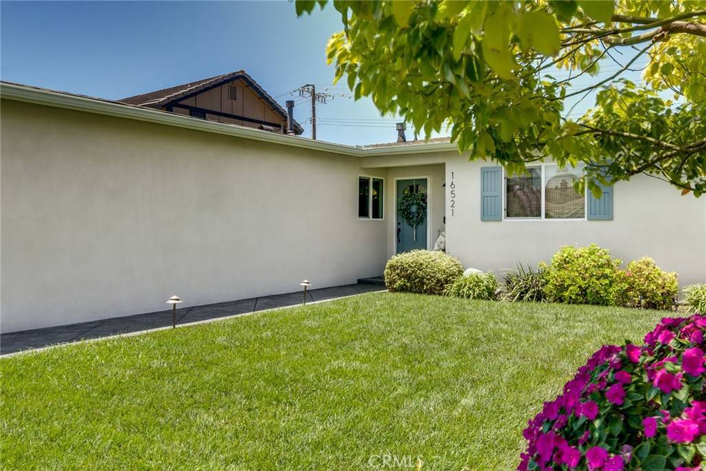 Huntington Beach, CA 92647,16521 Rhone