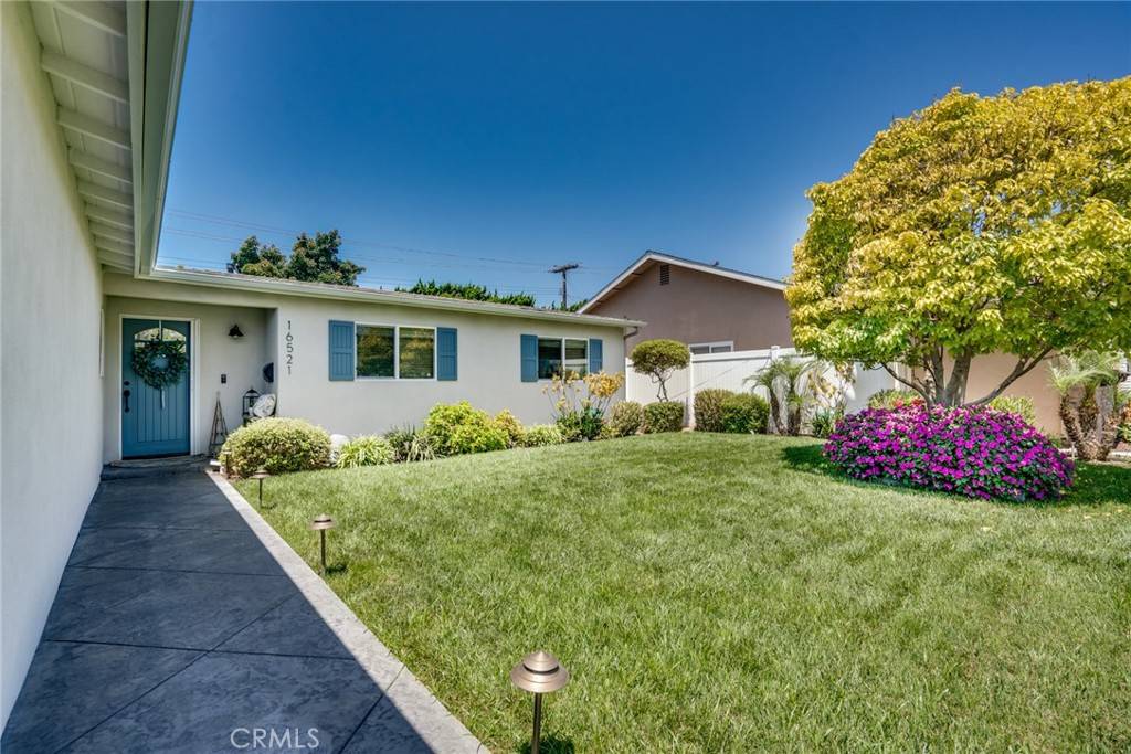 Huntington Beach, CA 92647,16521 Rhone