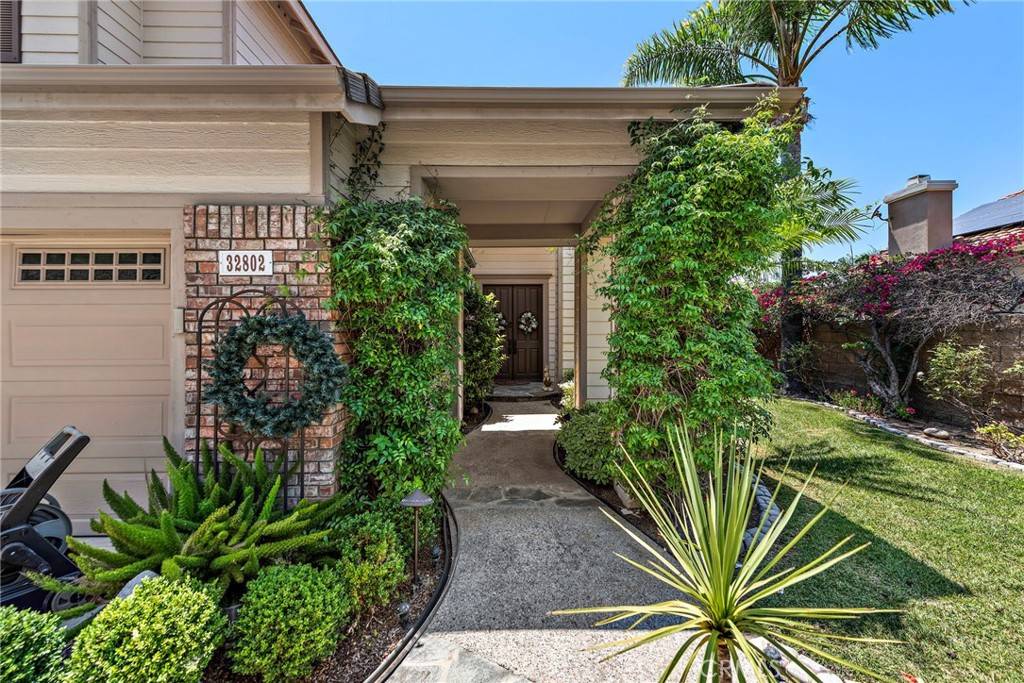 Rancho Santa Margarita, CA 92679,32802 Rosemont DR