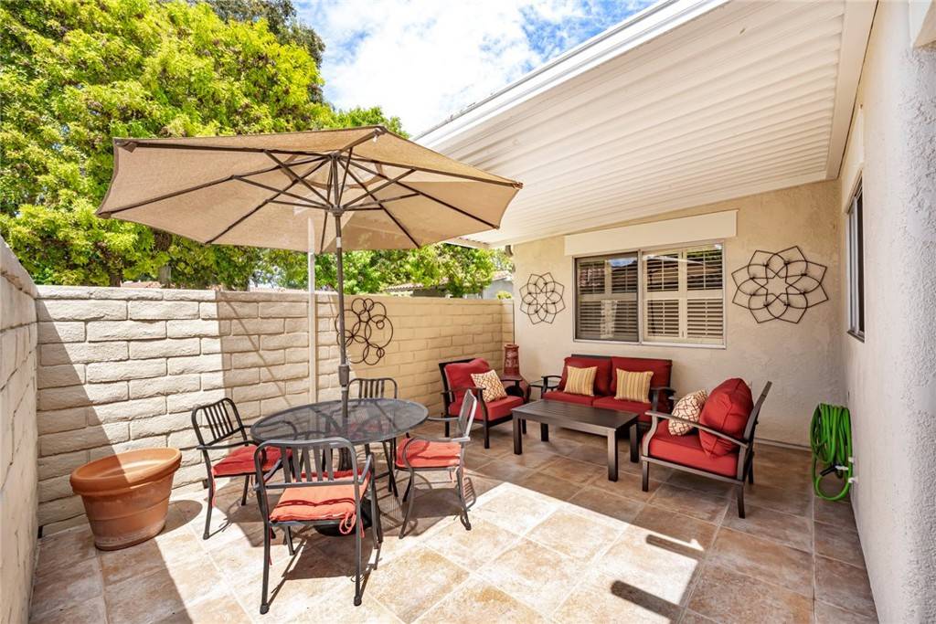 Laguna Woods, CA 92637,2248 Via Mariposa #D