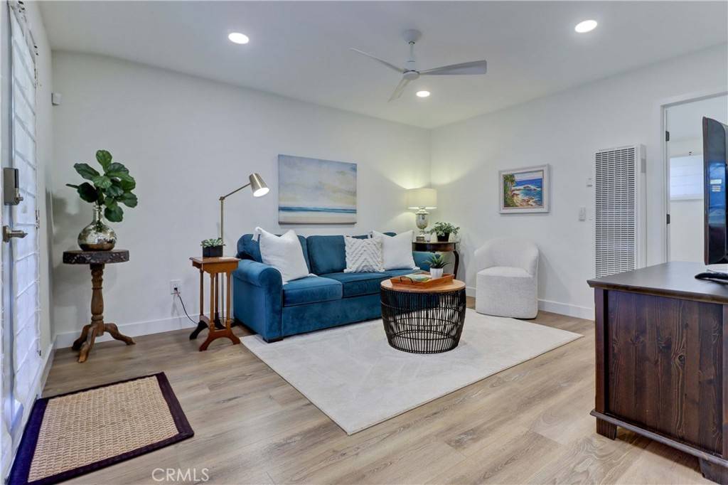 Laguna Beach, CA 92651,387 Cypress DR #7