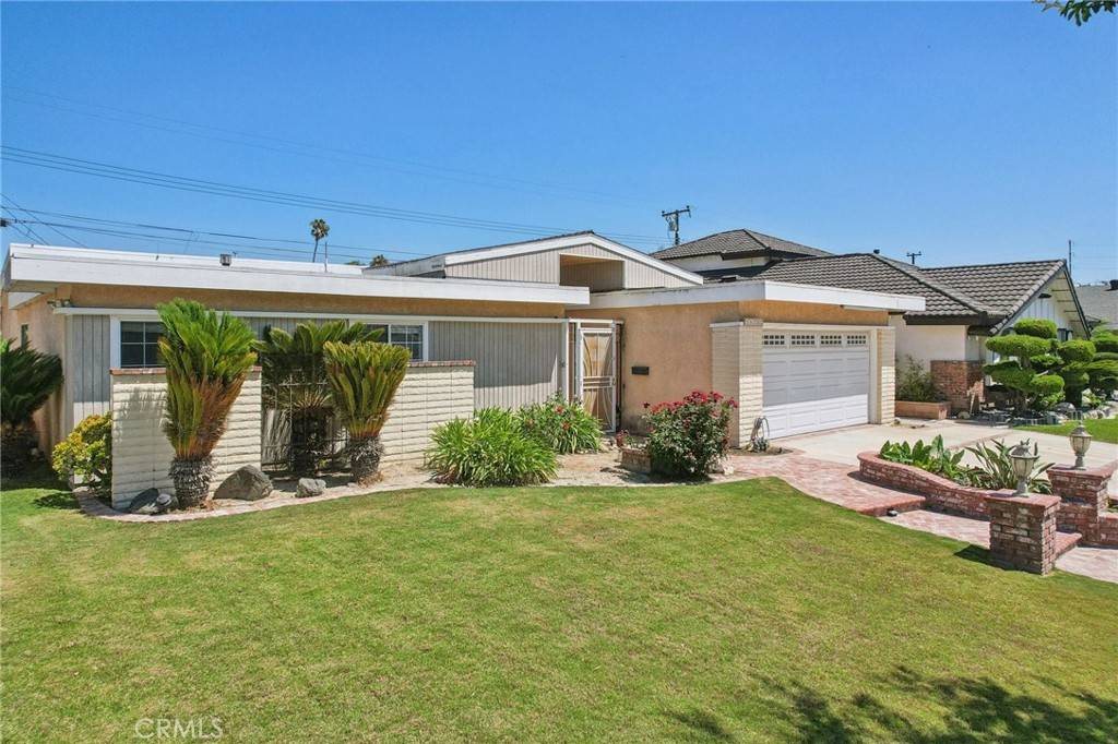 Huntington Beach, CA 92647,16752 Montclair LN