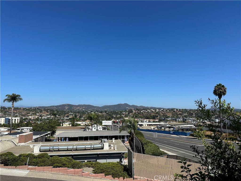 Vista, CA 92083,245 W Bobier