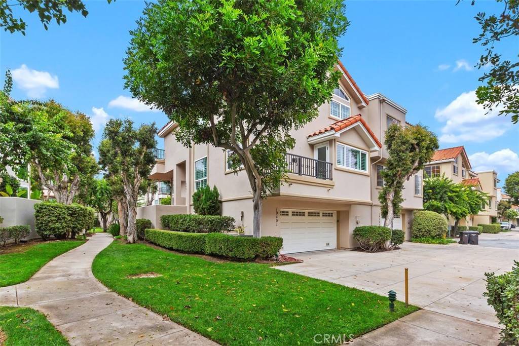 Huntington Beach, CA 92648,19401 Merion CIR