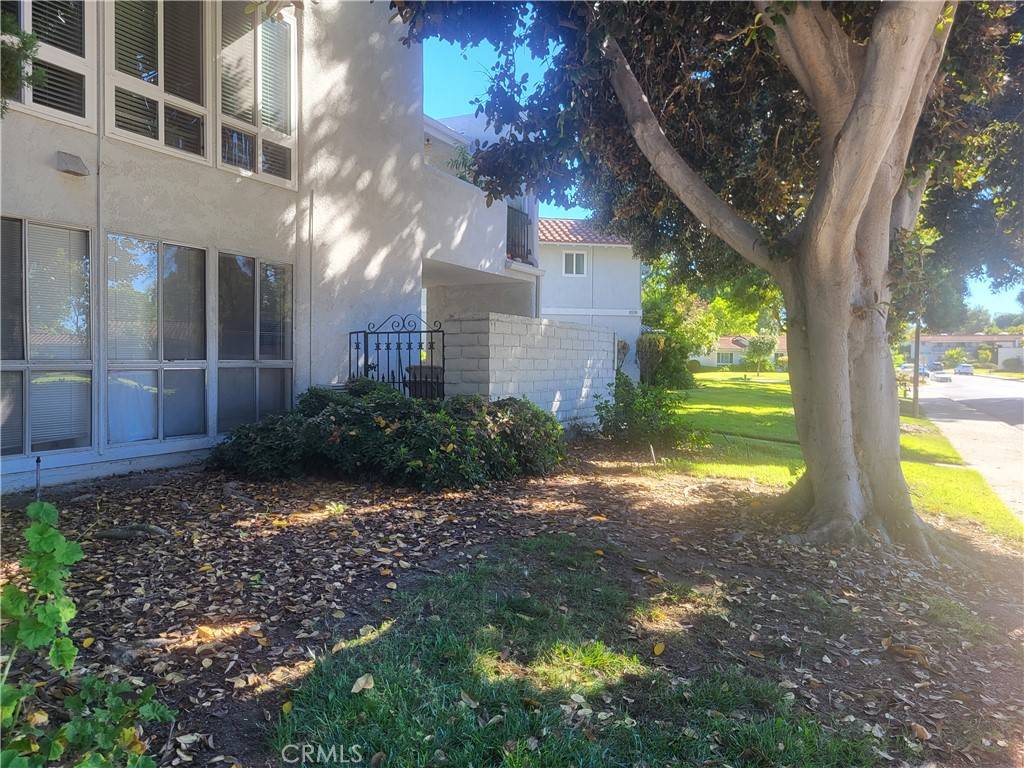 Laguna Woods, CA 92637,2111 Via Puerta #A