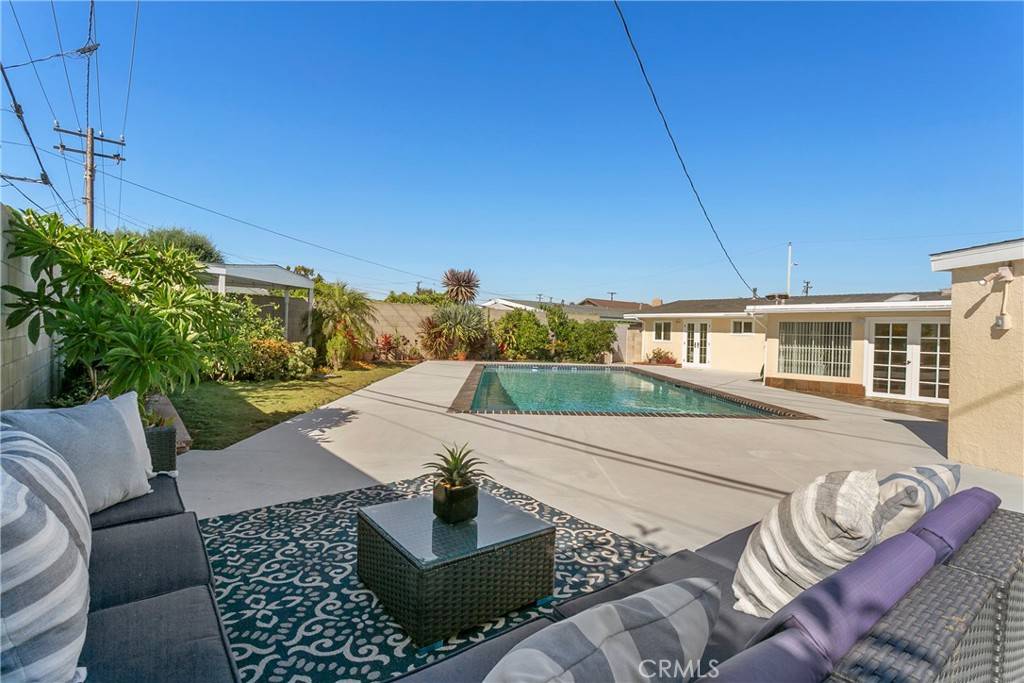 Huntington Beach, CA 92648,18301 Pammy LN
