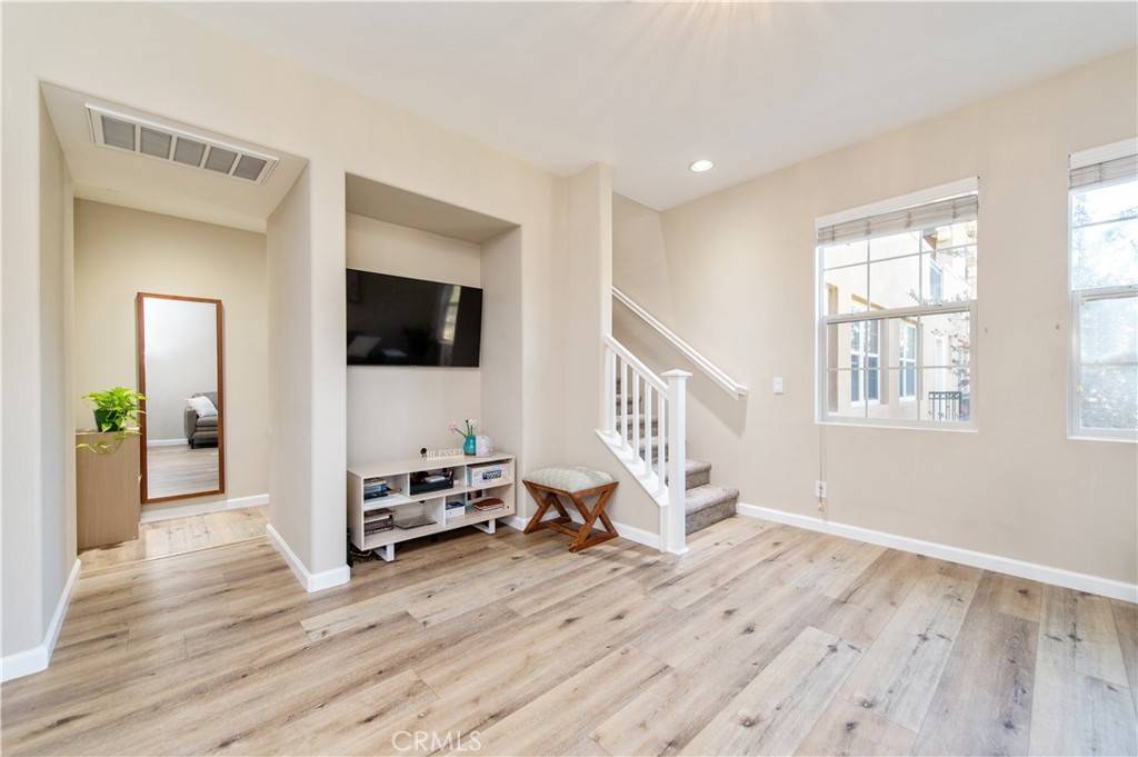 Irvine, CA 92620,81 Long Meadow #85