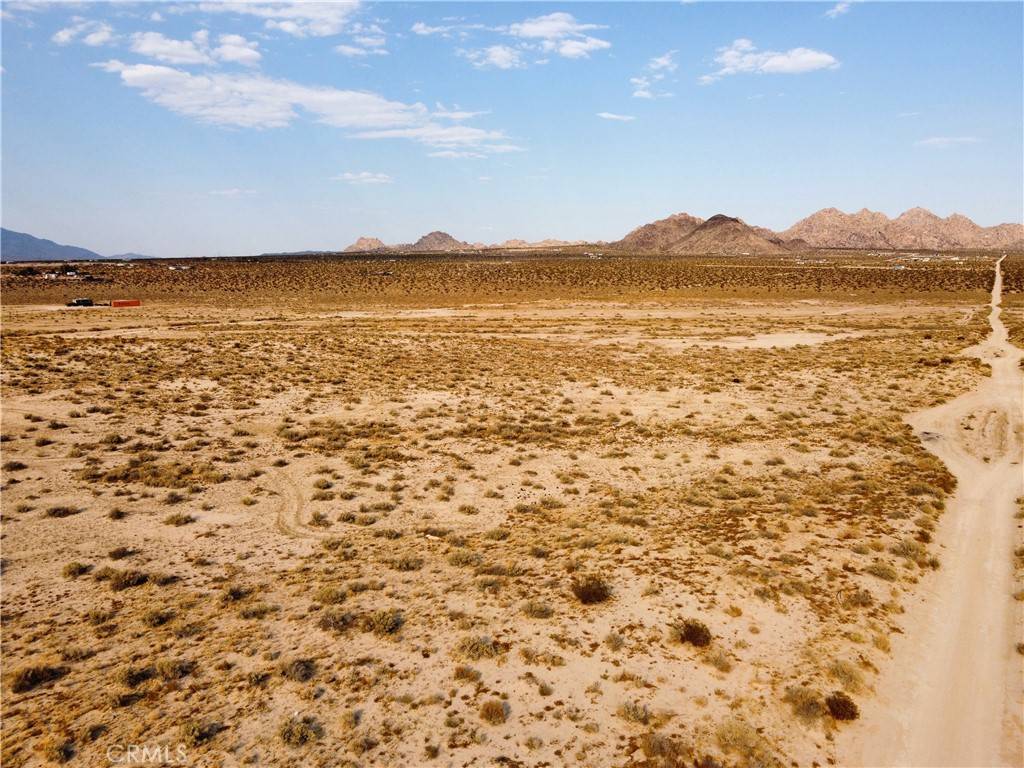 Lucerne Valley, CA 92356,9 Camp Rock RD