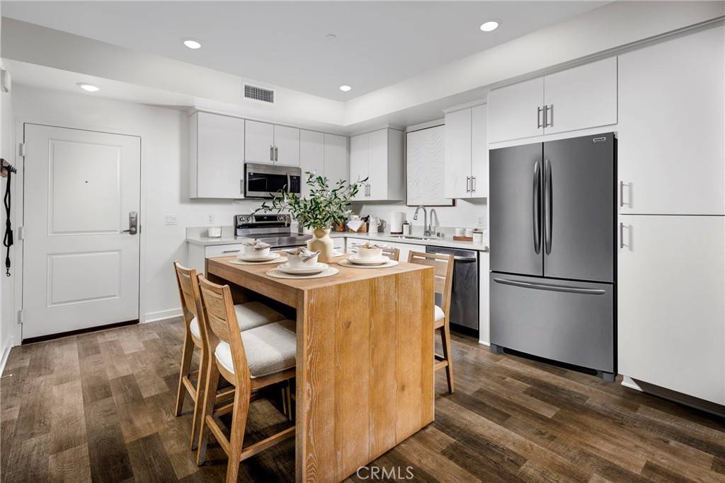 Cypress, CA 90630,9001 Cerise LN #109
