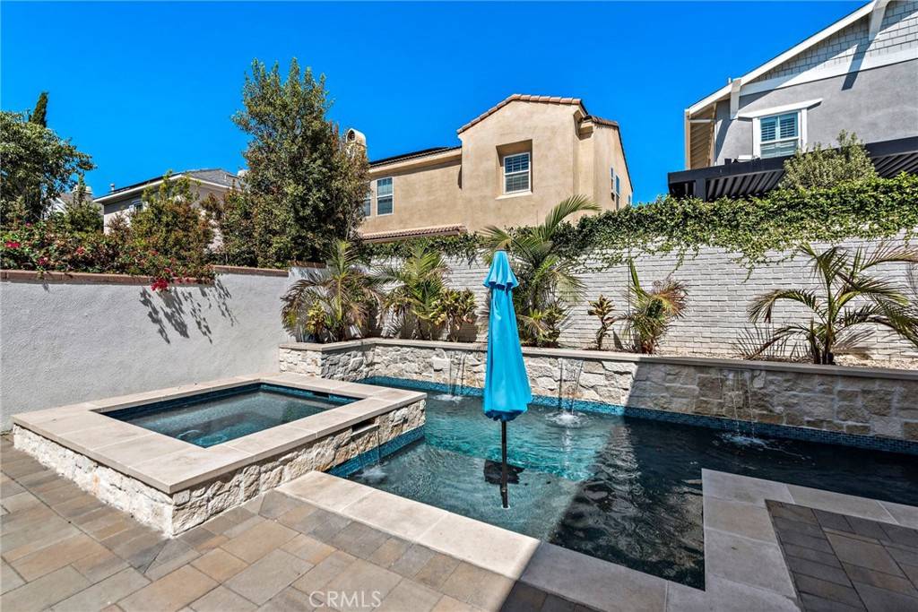 Ladera Ranch, CA 92694,19 Tango LN