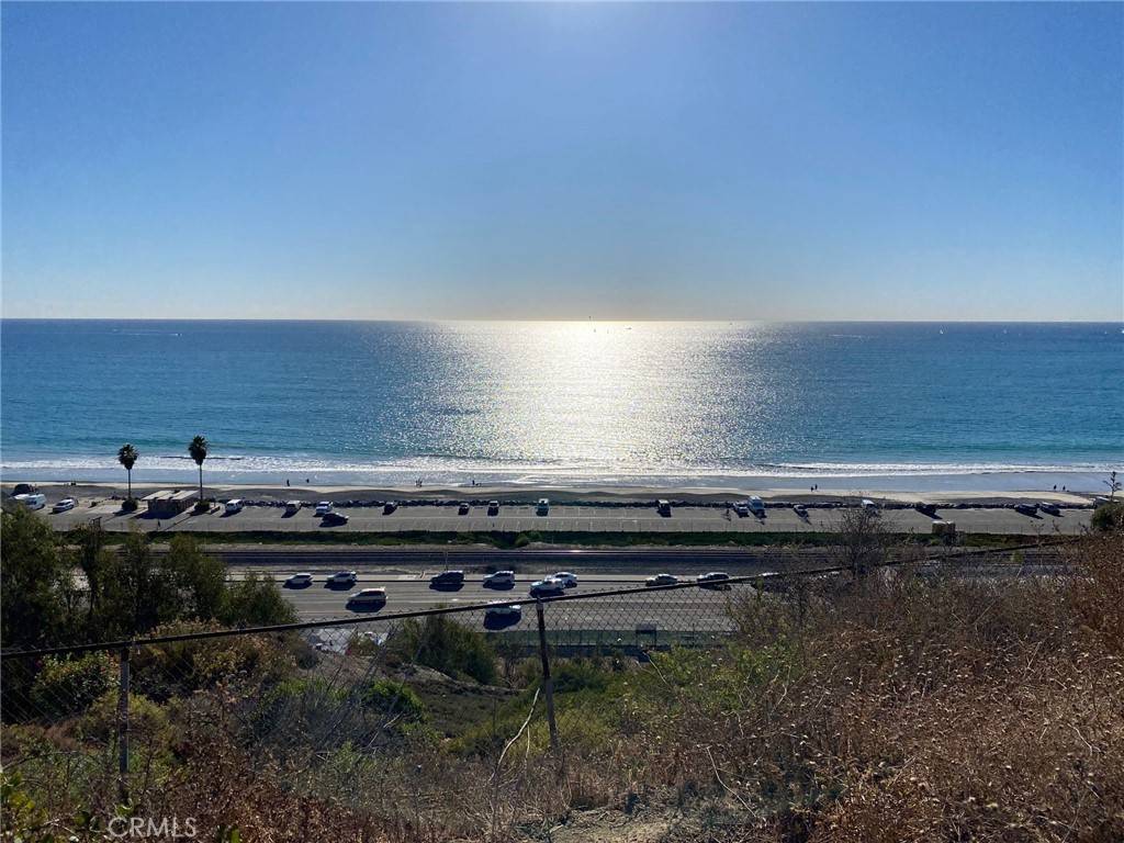 Dana Point, CA 92624,34572 Camino Capistrano