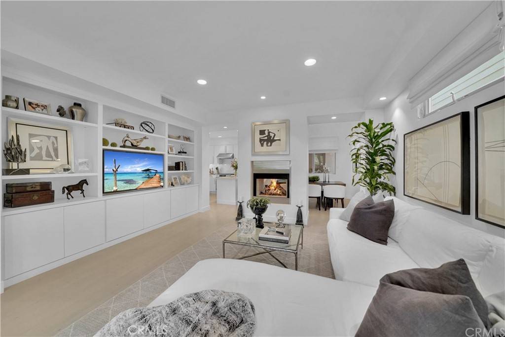 Corona Del Mar, CA 92625,415 Orchid AVE