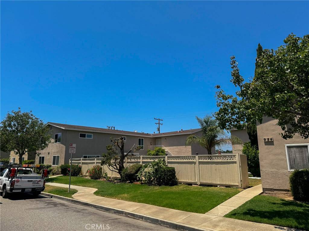 Costa Mesa, CA 92626,984 988 Mission DR