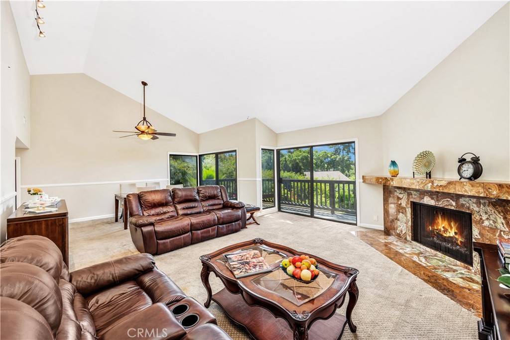 Irvine, CA 92612,3 Palos #51