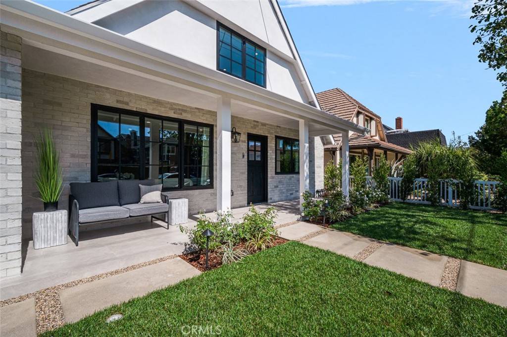 Costa Mesa, CA 92627,418 E 16th ST