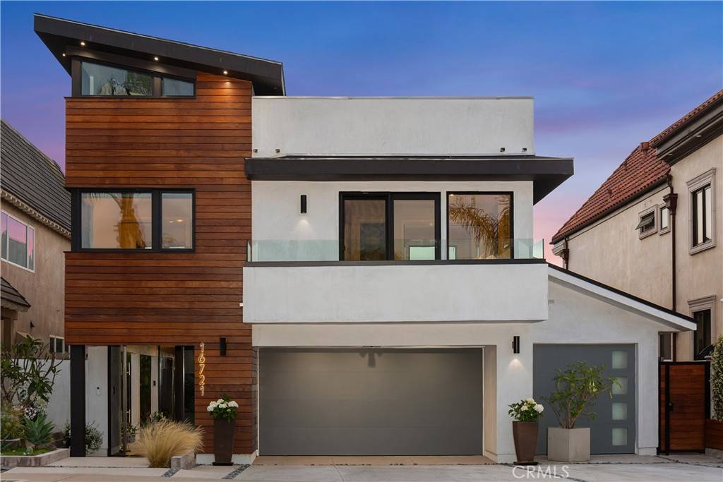 Huntington Beach, CA 92649,16721 Carousel LN