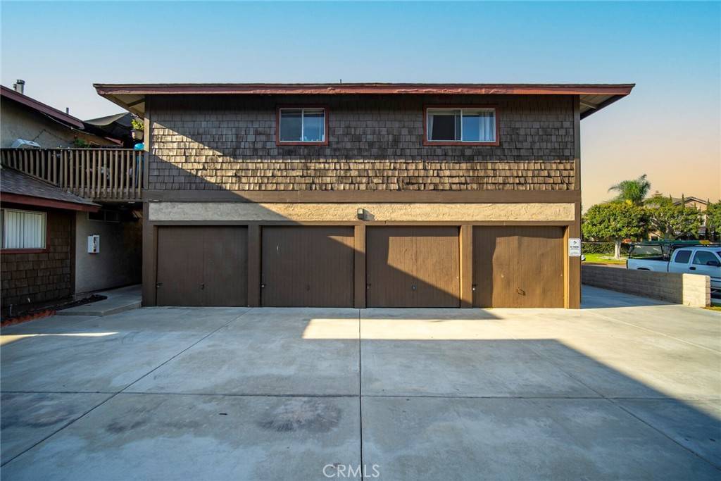 Costa Mesa, CA 92626,3049 Jeffrey DR