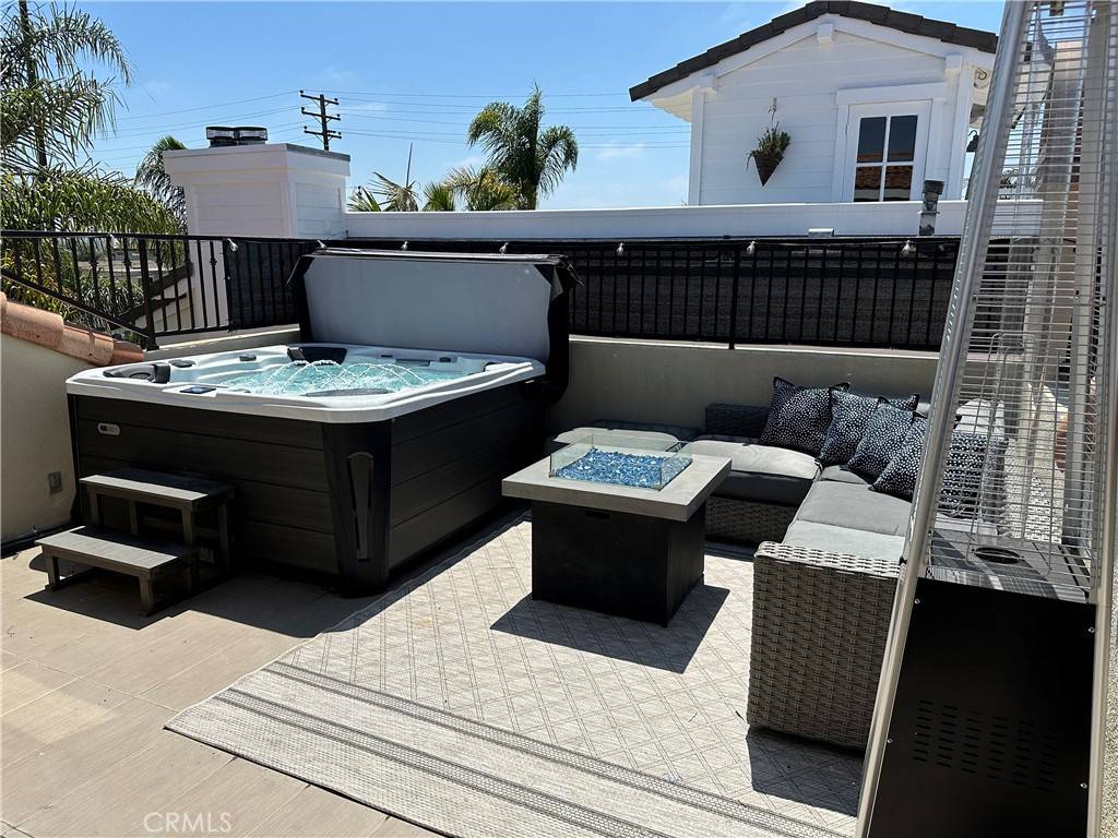 Huntington Beach, CA 92648,905 California ST