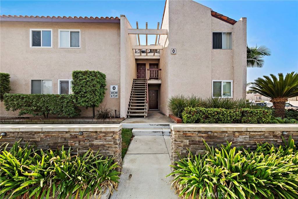 Orange, CA 92868,700 W La Veta Avenue Unit O18