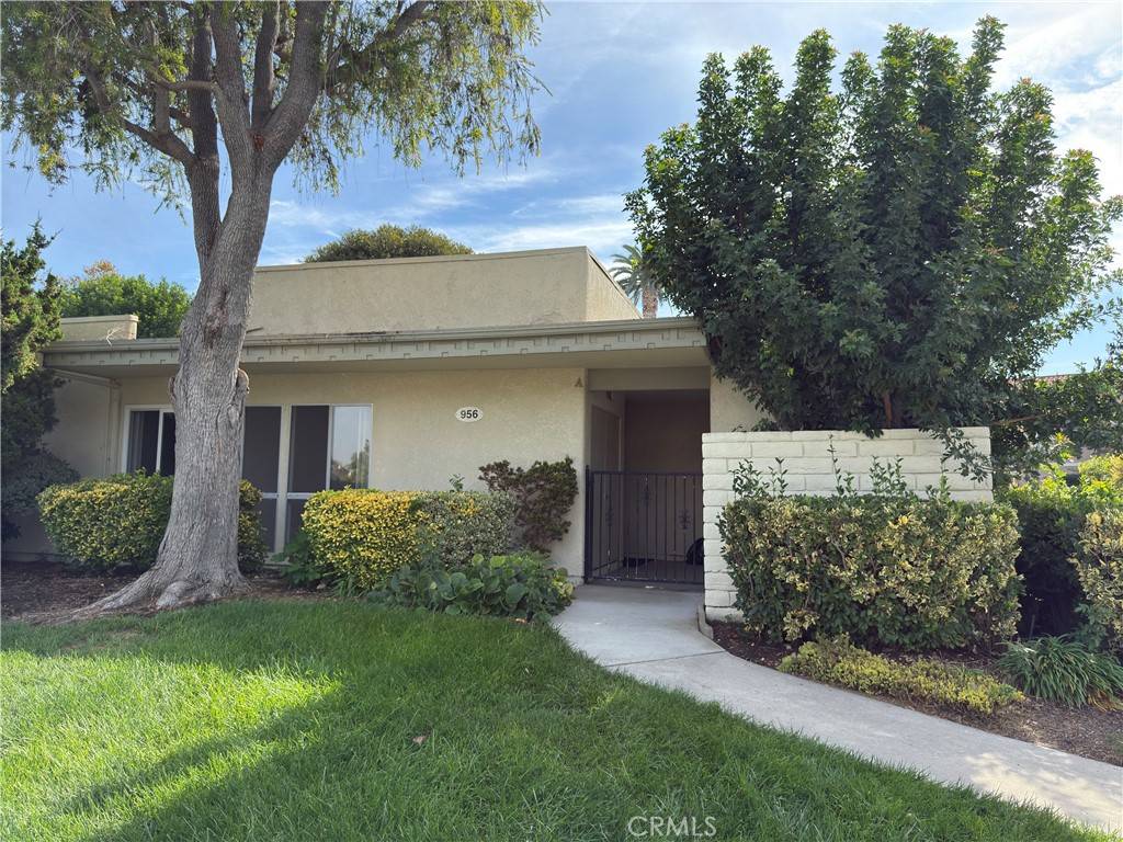 Laguna Woods, CA 92637,956 Calle Aragon #A