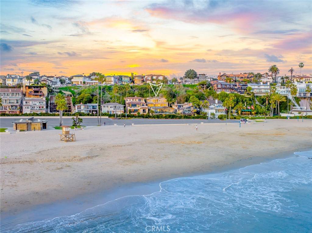 Corona Del Mar, CA 92625,3130 Breakers DR