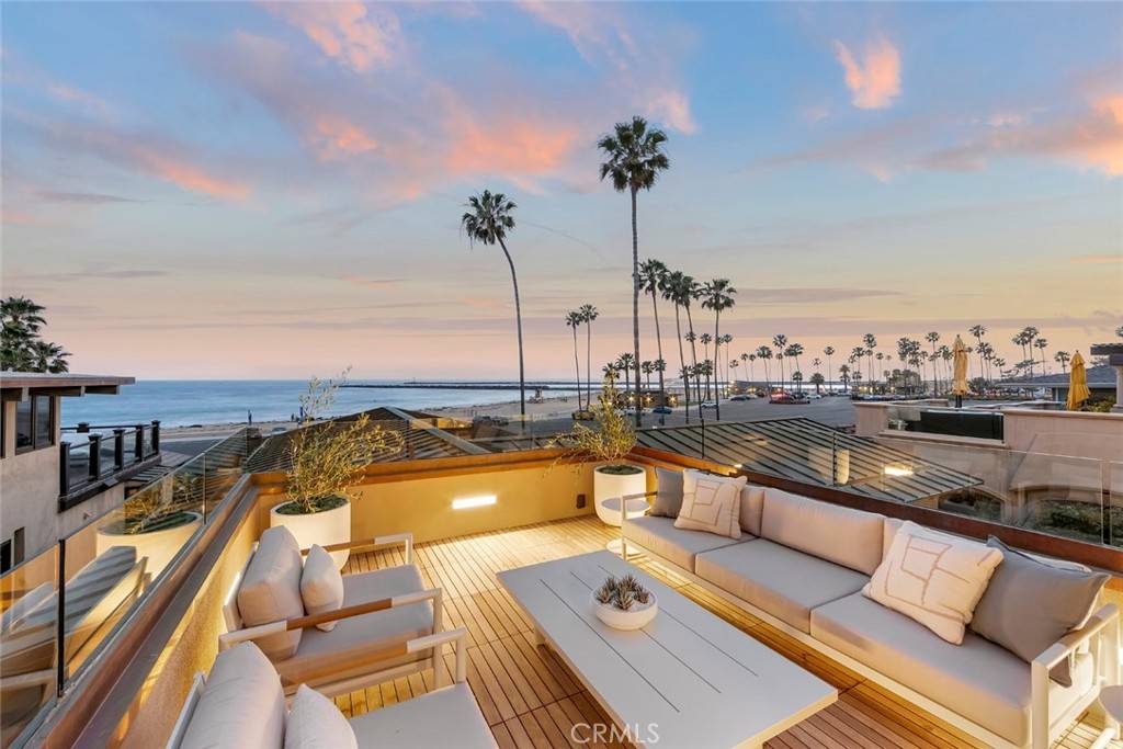 Corona Del Mar, CA 92625,3130 Breakers DR