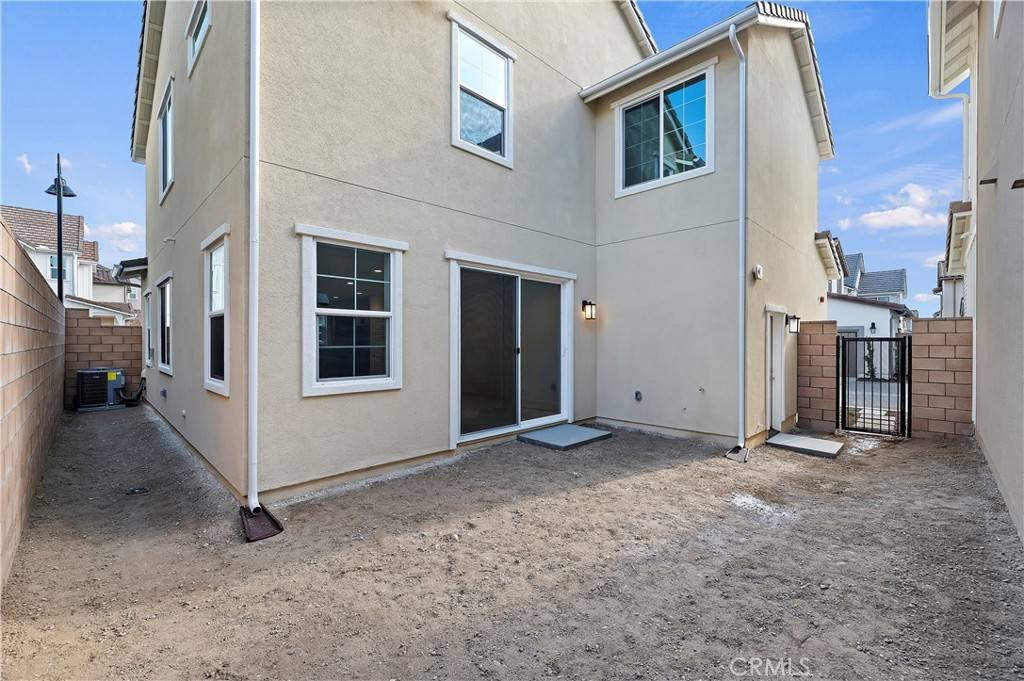 Fontana, CA 92336,6974 Mallow DR