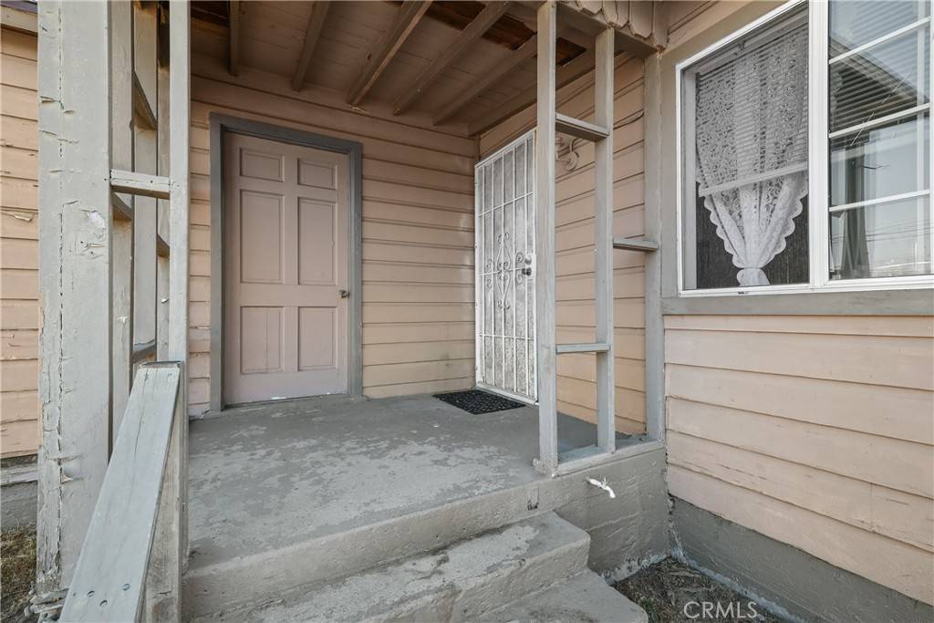 Oxnard, CA 93036,926 E Collins ST