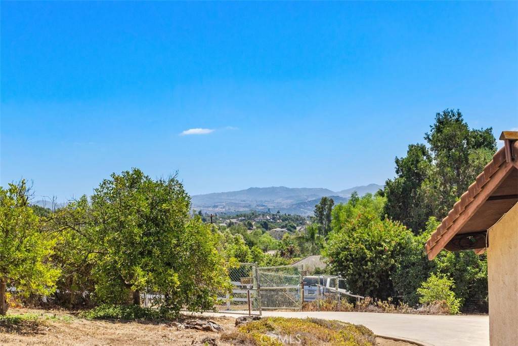 Fallbrook, CA 92028,2406 Gum Tree LN