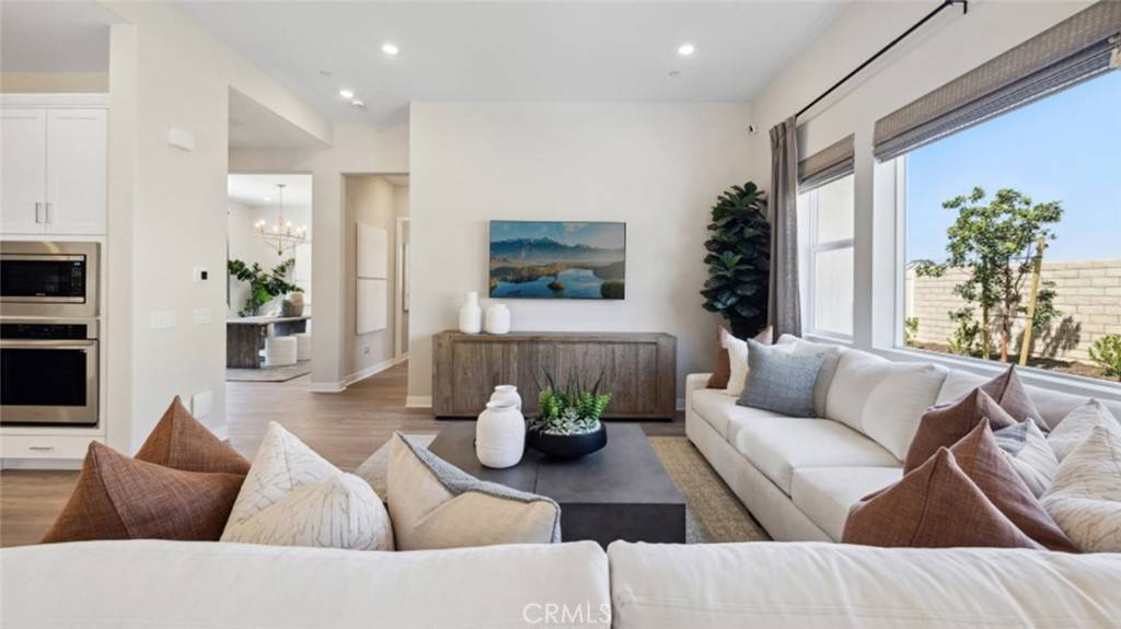 29415 Camino Surfeo Valencia, CA 91354