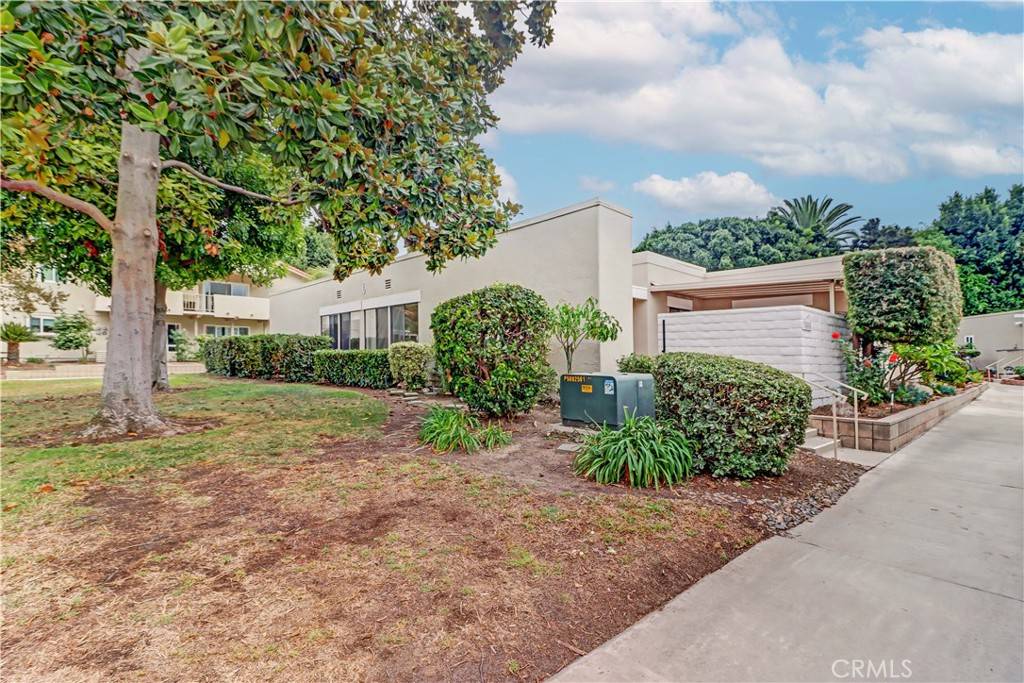 Laguna Woods, CA 92637,2084 Ronda Granada ##A