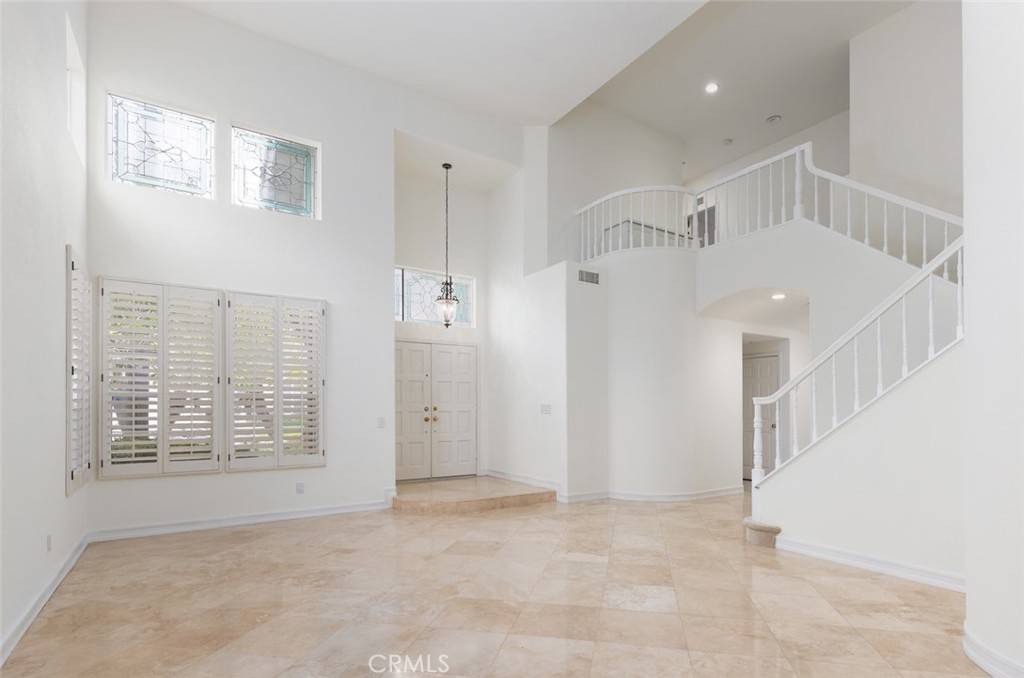 San Clemente, CA 92673,2104 Via Viejo