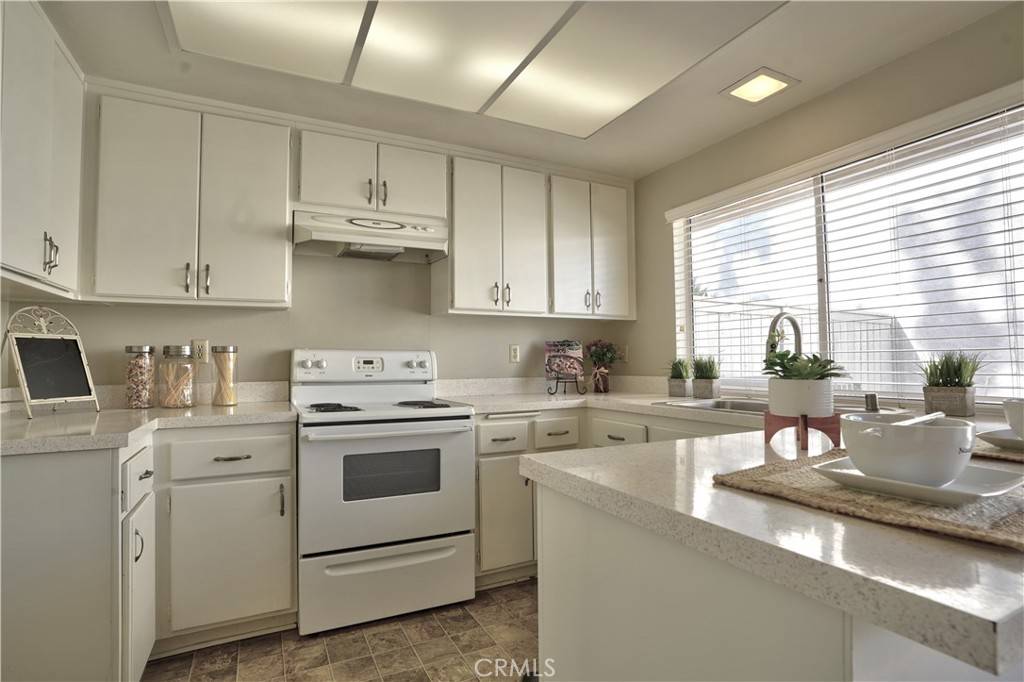 Irvine, CA 92604,4 Silverwood #23