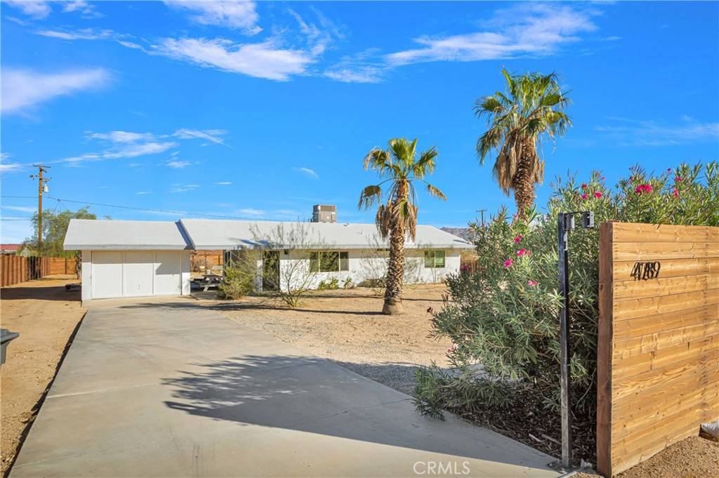 Joshua Tree, CA 92252,4789 Avenida Del Sol