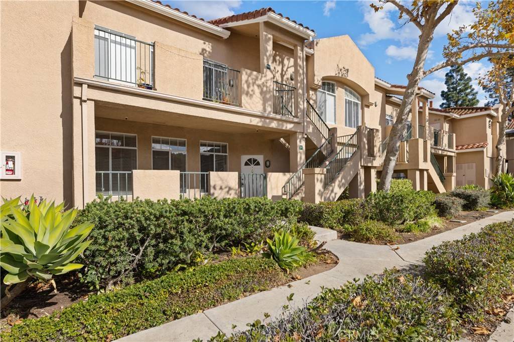 Aliso Viejo, CA 92656,77 Sandpiper LN