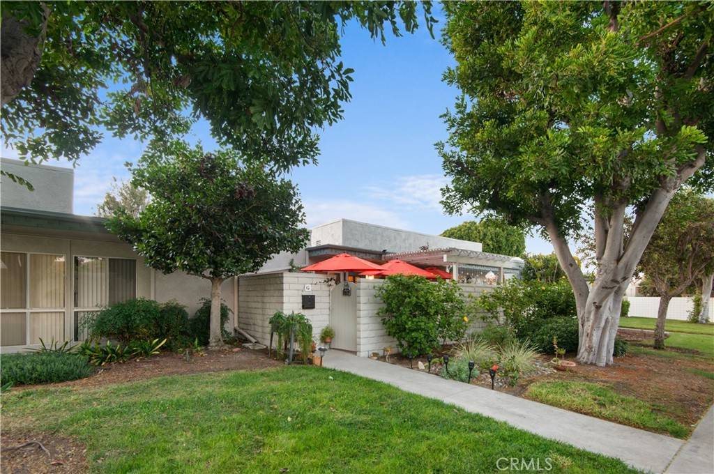 Laguna Woods, CA 92637,2220 Via Mariposa E. #G