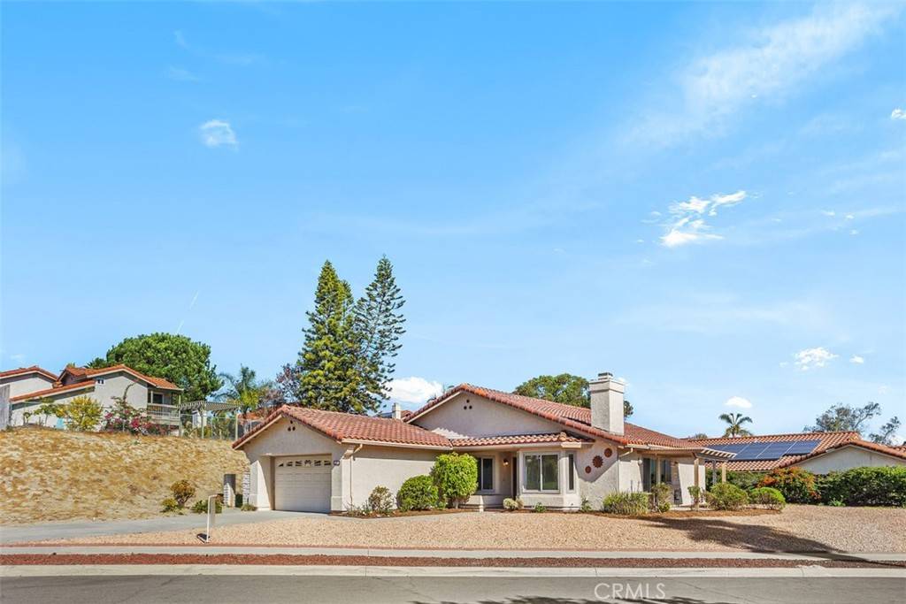 Vista, CA 92083,349 Whispering Brook DR