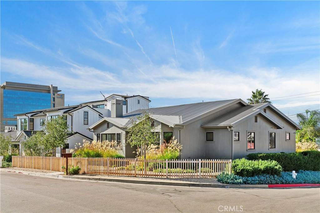 Newport Beach, CA 92663,337 Holmwood DR