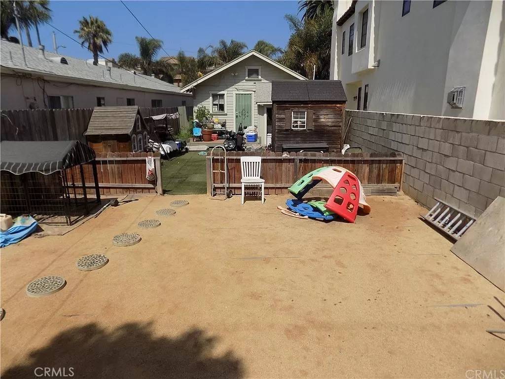 Huntington Beach, CA 92648,324 9th ST