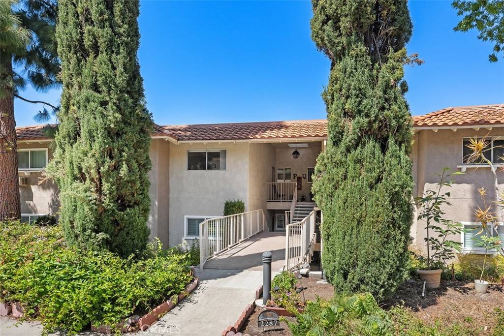 Laguna Woods, CA 92637,2287 Via Puerta #P