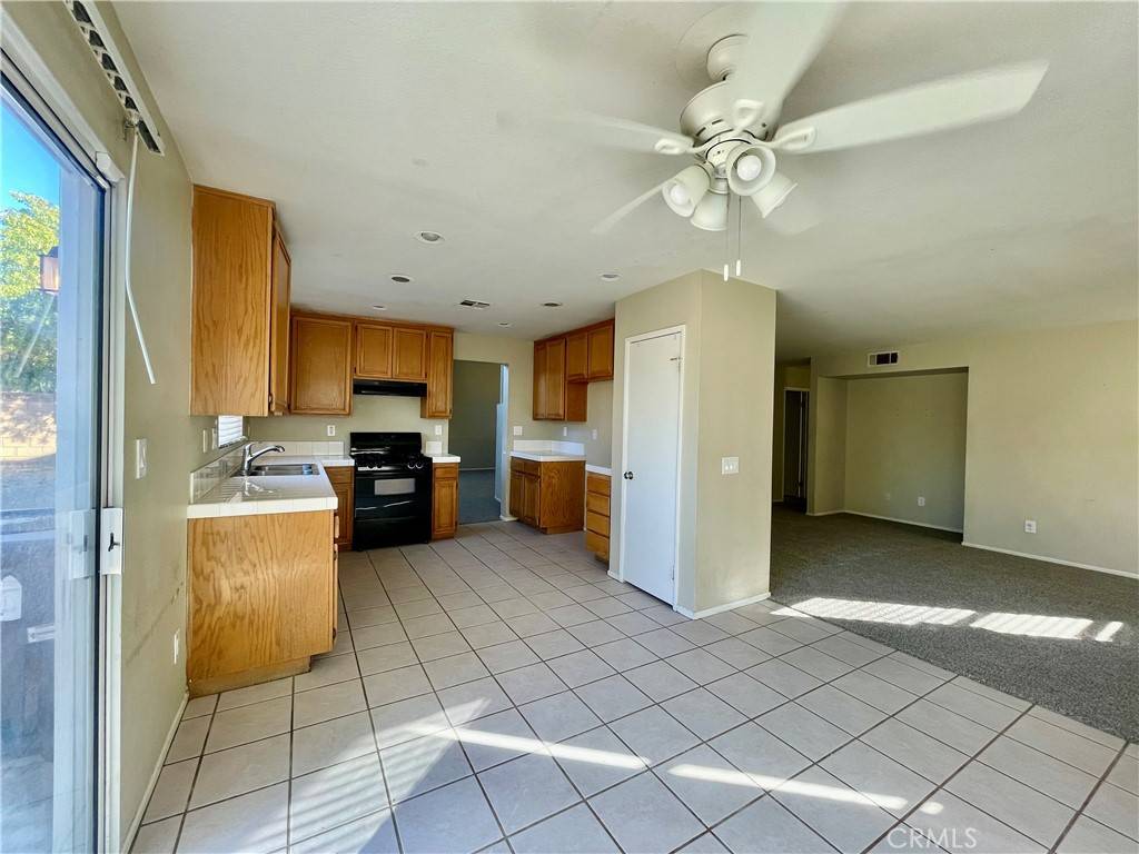 Lancaster, CA 93535,1663 E Avenue J #5